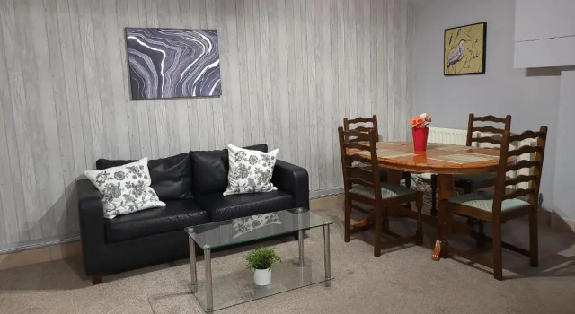 Lovely 3 bedroom ground floor appartment, Buchen Sie Hotel Patchway England