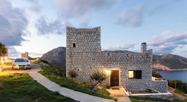 Taenarioum Antico - Mani Stone Tower with Sea View, Book Villa Cottages in Lakonia, Cottage