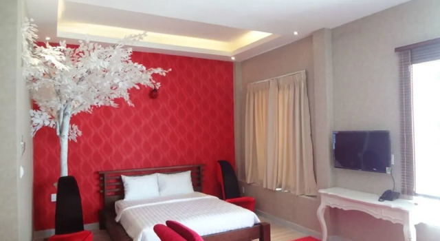 Love Point Hotel, Забронировать Отель Отели Хошимина с парковкой, рядом с Vinh Nghiem Pagoda, Парковка