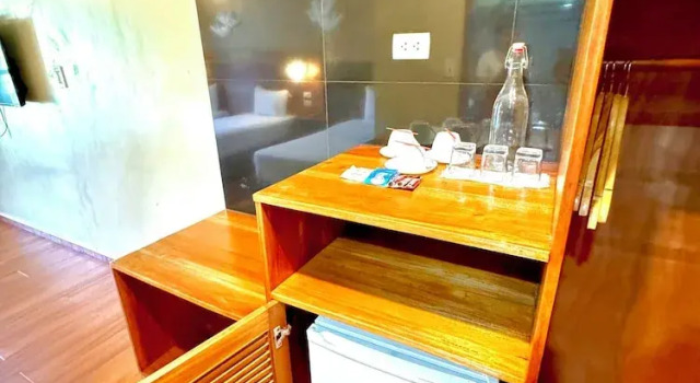 Трёхместный семейный номер Standard с видом на бассейн Roman Empire Panglao Boutique Hotel