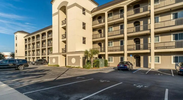 Alerio B404, Rezerwuj Hotel Hotele w Emerald Coast z parkingiem, Parking