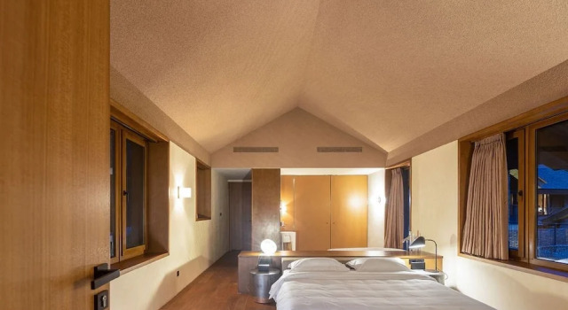 Номер Deluxe Sansa Village Boutique Hotel at Mutianyu Great Wall Adjoin to Mutianyu Great Wall - Room with the View of Great Wall - Chinese massage experience - Vehicle Shuttle Service - International Catering - SPA& Nail Beauty Facilities