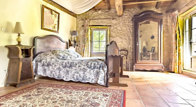 Villa With 6 Bedrooms in Mussidan, With Private Pool, Enclosed Garden, Забронировать Вилла Отели White Perigord с парковкой, Парковка