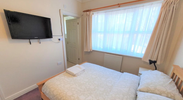 2-bedroom House Near Town With Superfast Wi-fi, Book Hotel Hoteller i Sittingbourne med parkering, Parkering