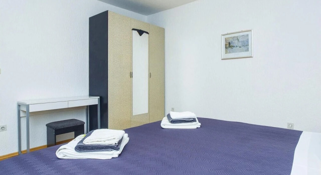 Awesome Home in Dugi Rat With Wifi and 2 Bedrooms, Rezerwuj Hotel Dugi Rat Split Region