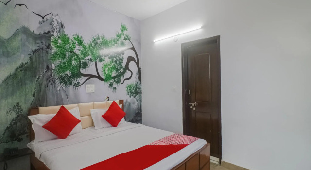 OYO Flagship 82749 Hotel Royal Rooms