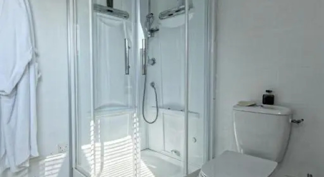 Villa Pevarzek **** Vue mer exceptionnelle, Varaa Villa Hotellit Côtes-d'Armor pysäköinnillä, Pysäköinti