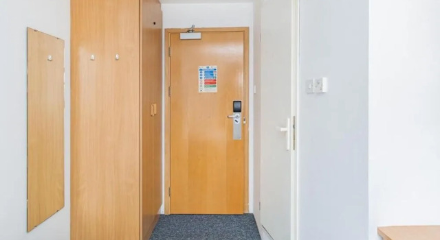 Vibrant Ensuite Rooms - HATFIELD - Hostel, Забронировать Хостел Хостелы Хартфордшир, Хостел