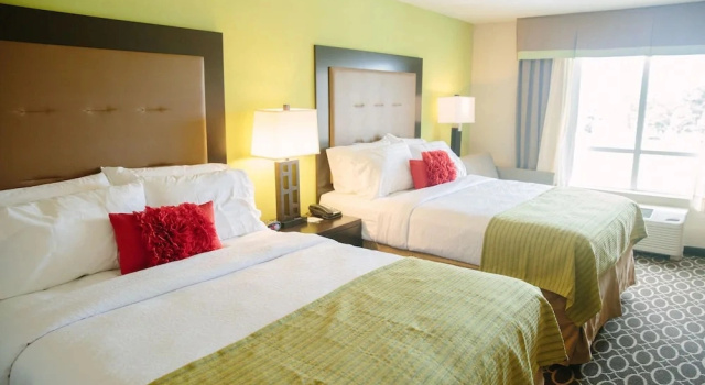 Пятиместный номер Standard Holiday Inn Murfreesboro by IHG