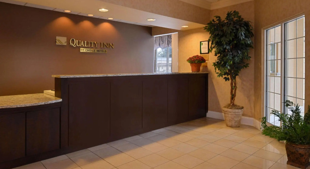 Quality Inn Dutch Inn, Buchen Sie Hotel Collinsville Virginia