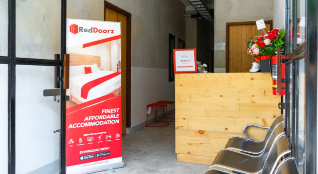 RedDoorz near Sam Poo Kong 3