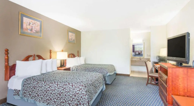 Номер Deluxe Days Inn by Wyndham Arlington Pentagon