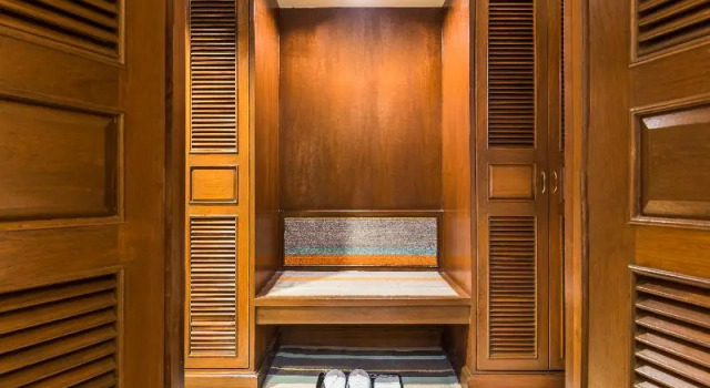Двухместный номер Standard с балконом Отель Chatrium Royal Lake Янгон