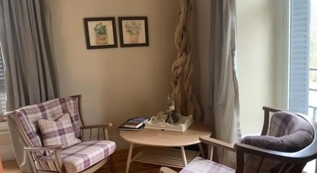 Chateau Tout Y Fault, Rezervasyon Bed and Breakfast Aigueperse Rhône-Alps