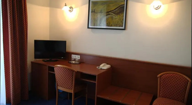 Főnix Hotel, Prenota Hotel Balatonföldvár 