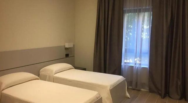 Roma Rooms, Rezervovat Hotel Ancona 