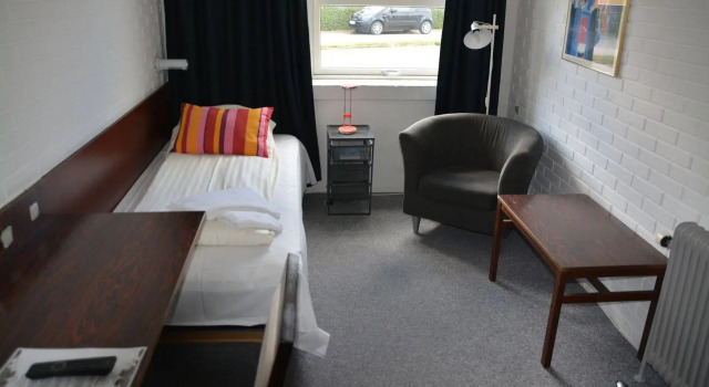 Dolphin Hotel Annex