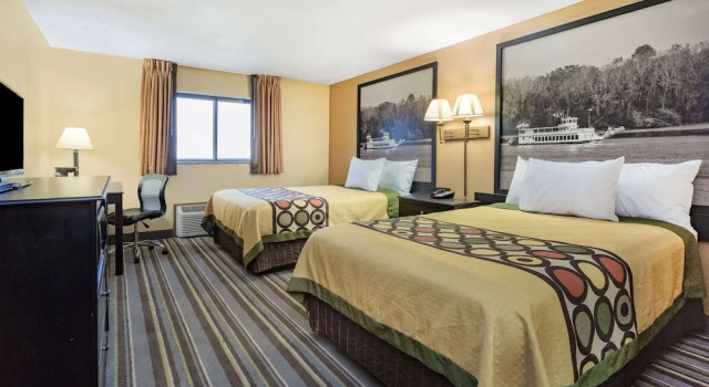 Четырёхместный номер Standard Super 8 by Wyndham Iowa Falls