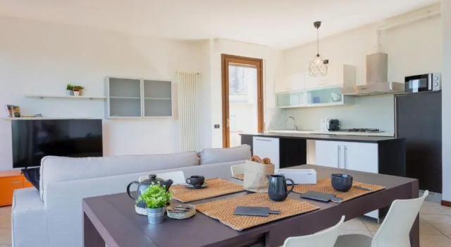 Апартаменты с 2 комнатами By The Lake Apartments - Centro Storico