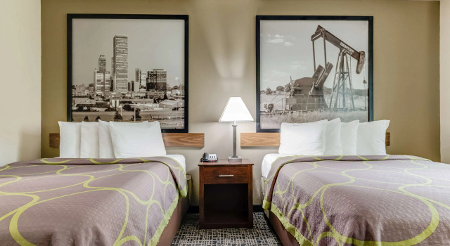 Четырёхместный номер Standard SureStay Plus Hotel by Best Western Owasso Tulsa North