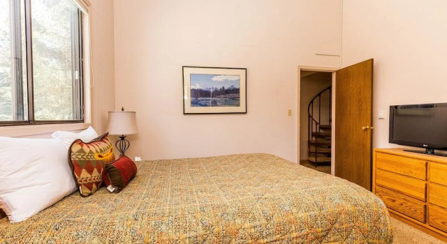 Flying Dutchman #1194 - 3 Br Condo