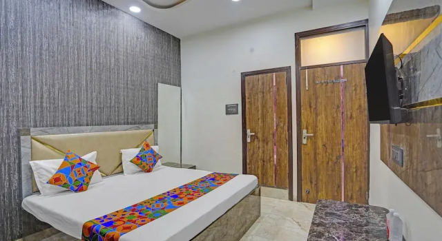 Номер Deluxe Fabhotel Shubh Palace