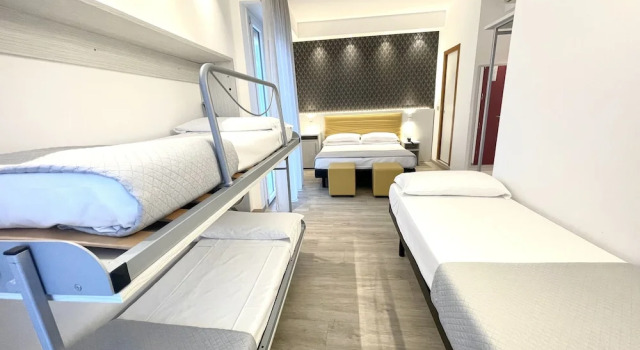 Семейный номер Standard с балконом и с видом на море Hotel Eiffel