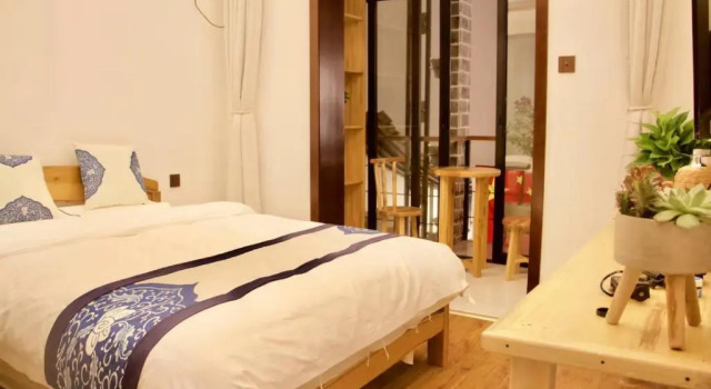 Двухместный номер Standard с балконом Eastwood Inn Xian