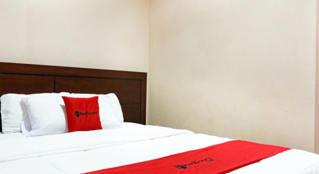 Номер Standard RedDoorz @ Jalan Cendrawasih Timika