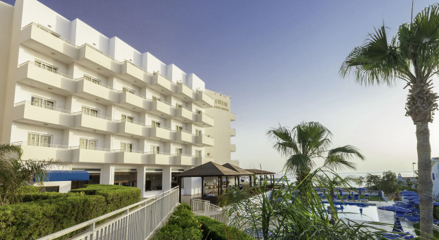 Cavo Zoe Seaside Hotel