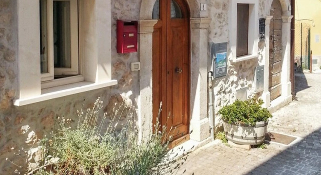 Apartment With one Bedroom in Roccacasale, With Wonderful Mountain Vie, Book Apartment Hotels in Abruzzo with Parking, Parking