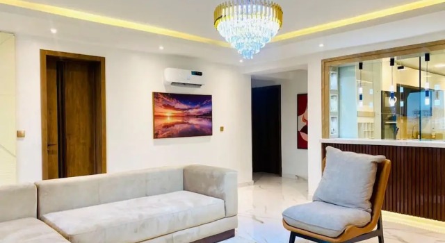 Sleeps 4 With Pool Access, Prenota Appartamento Hotel a Eti-Osa con parcheggio, Parcheggio