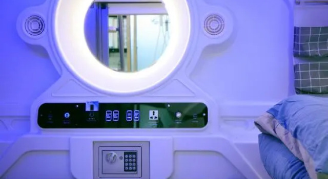 Женская капсула Seven Seconds Time Capsule Youth Hostel