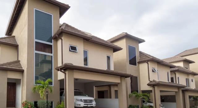 Luxury 3 Level Town House, Prenota Casa vacanze Kingston Giamaica