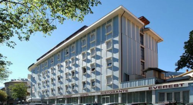 Hotel Everest