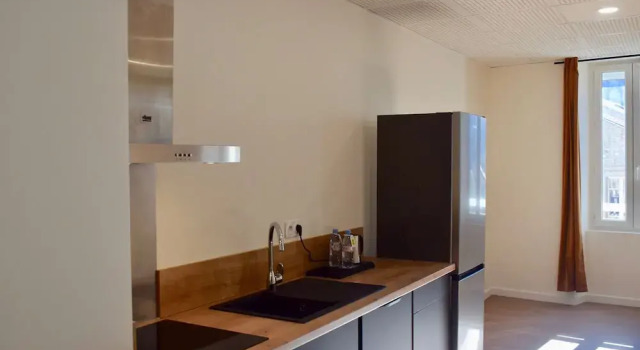 Апартаменты Hôtel et appartements les platanes