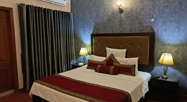 Hotel Gulberg Grand, Rezervasyon Otel Gulberg Lahor, Fortress Square yakınında