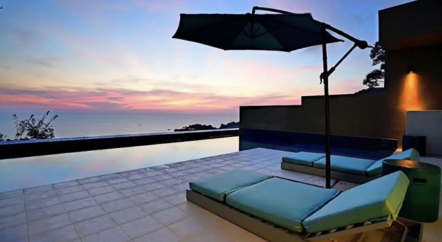 Люкс с 4 комнатами Grand Bleu Ocean View Pool Suite