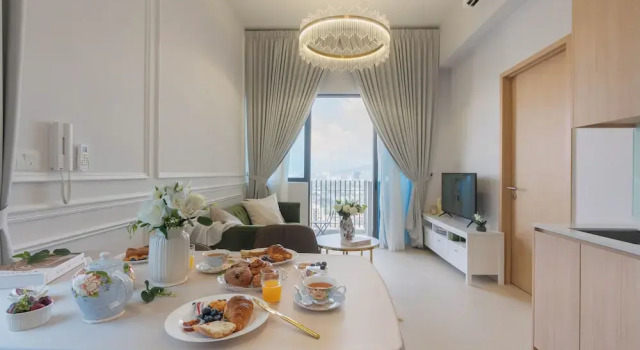 Апартаменты Executive с 2 комнатами с балконом и с видом на город NaiBnB in The Colony by Infinitum