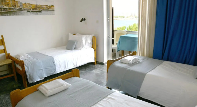 Трёхместный номер Standard с балконом и с частичным видом на море Klinakis Beach Hotel