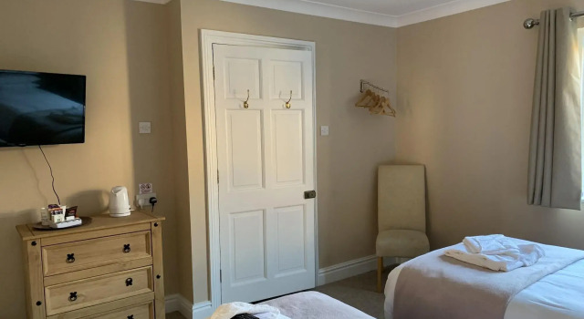 Lakeside Lodge Golf and Country Club, Забронировать Отель Отели Англии 3 звезды, 3*