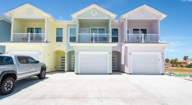 Коттедж Beautiful New 3 Bedroom Townhouse w/ Private Pool