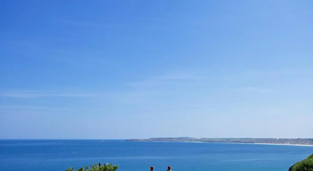 Compass Point