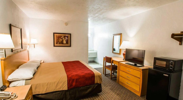 Номер Standard c 1 комнатой Days Inn by Wyndham Gainesville Hospital - University Area