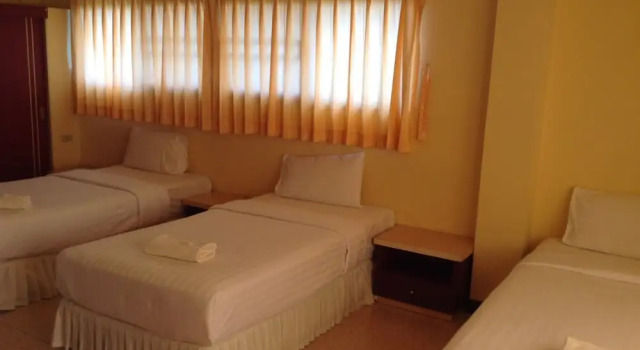 Трёхместный номер Standard Srisomthai Hotel