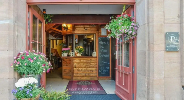 Gasthaus Pillhofer, Забронировать Отель Митте Нюрнберг, рядом с Руины церкви Св. Екатарины