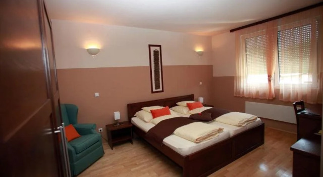 DAS Landhaus Klambauer - Apartmenthaus Thermennähe St Martins Therme, Book Apartment Frauenkirchen 