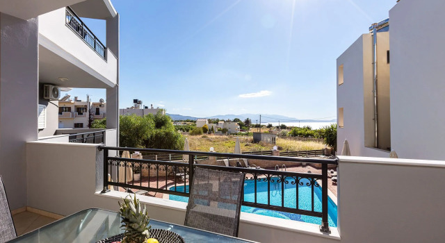 Апартаменты с 3 комнатами с видом на море Helenas Aparthotel , Scaleta