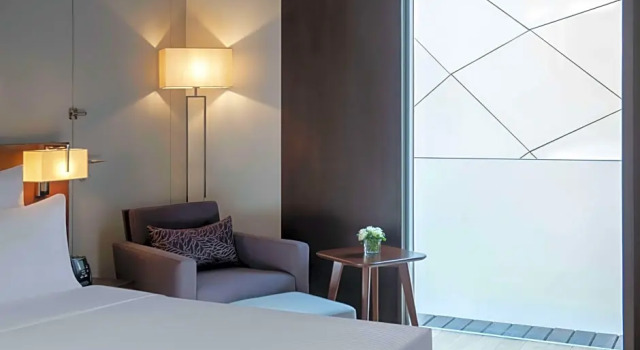 Номер Standard с балконом Hilton Beirut Downtown