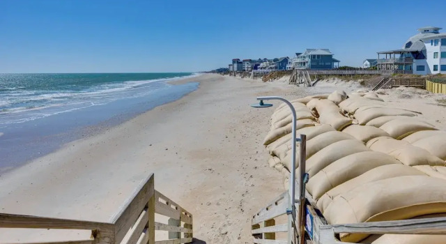 Steps to Sand! 3rd-floor North Topsail Beach Condo
